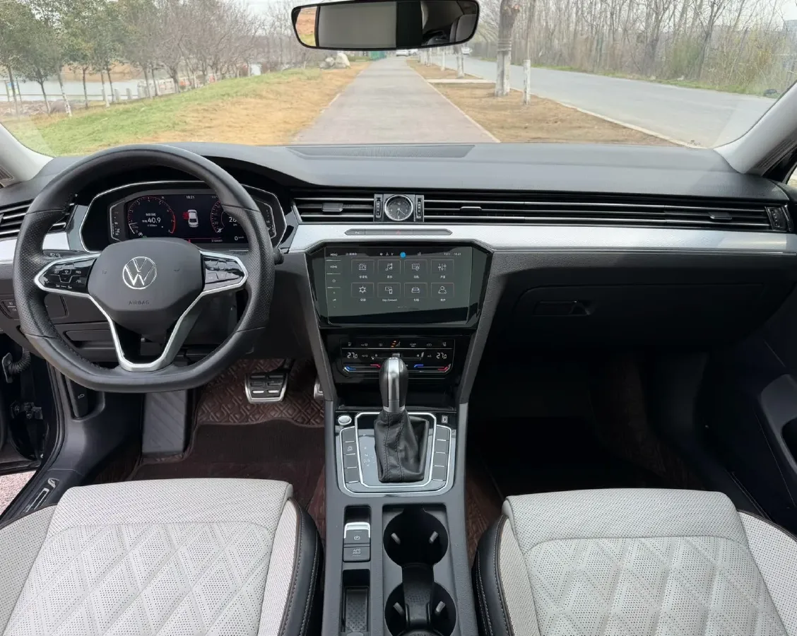 2023 Volkswagen Magotan 2.0T 186HP L4 7DCT,autocango,china used car exporter,china ev exporter,chinese used car exporter,chinese used ev exporter