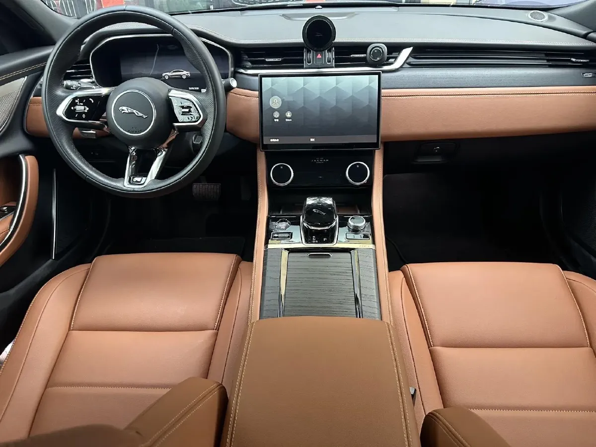 2023 Jaguar XFL 2.0T 250HP L4 8AT,autocango,china used car exporter,china ev exporter,chinese used car exporter,chinese used ev exporter