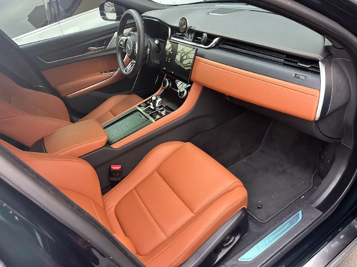 2023 Jaguar XFL 2.0T 250HP L4 8AT,autocango,china used car exporter,china ev exporter,chinese used car exporter,chinese used ev exporter