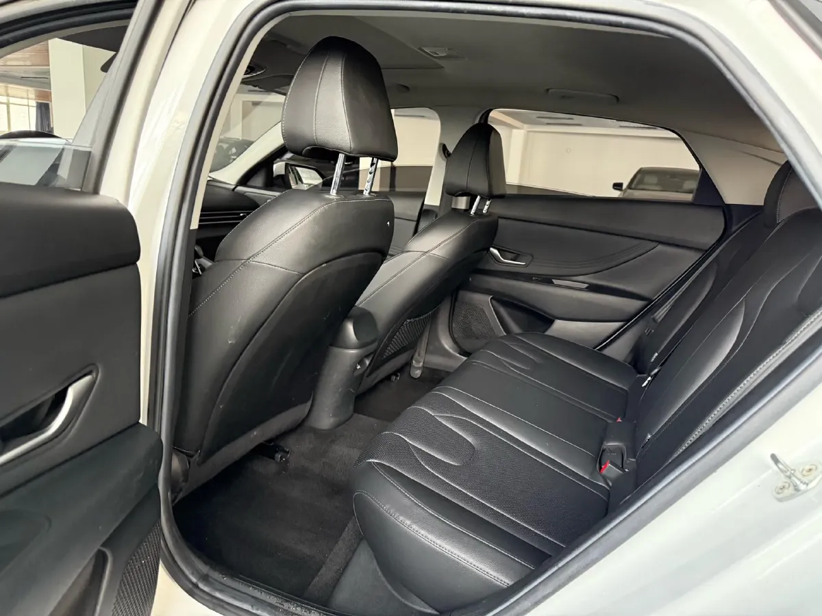 2021 Hyundai Elantra 1.5L 115HP L4 CVT,autocango,china used car exporter,china ev exporter,chinese used car exporter,chinese used ev exporter