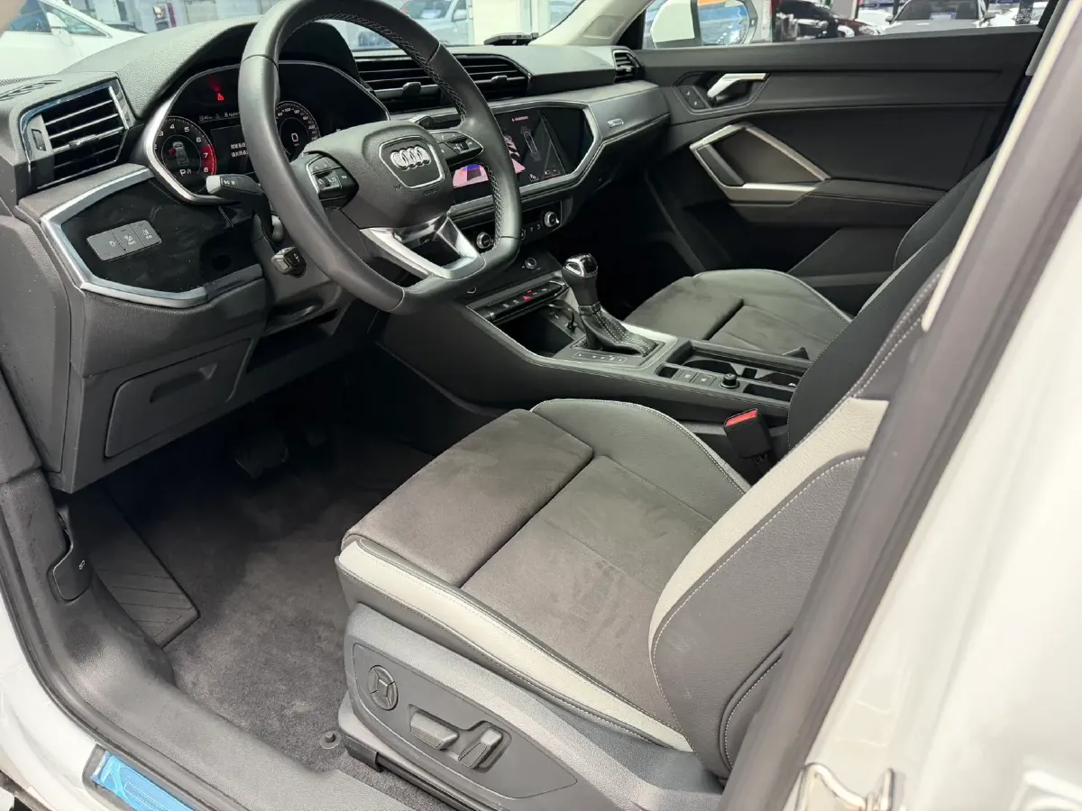 2022 Audi Q3 1.4T 150HP L4 7DCT,autocango,china used car exporter,china ev exporter,chinese used car exporter,chinese used ev exporter