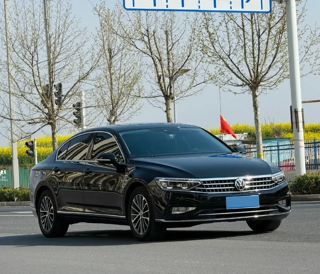 2020 Volkswagen Magotan 2.0T 220HP L4 7DCT,autocango,china used car exporter,china ev exporter,chinese used car exporter,chinese used ev exporter