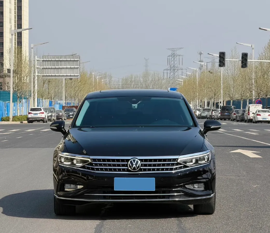 2020 Volkswagen Magotan 2.0T 220HP L4 7DCT,autocango,china used car exporter,china ev exporter,chinese used car exporter,chinese used ev exporter
