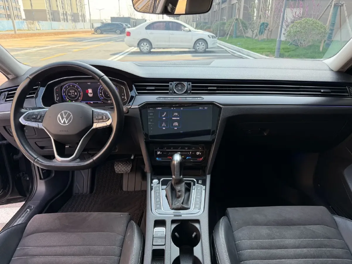 2020 Volkswagen Magotan 2.0T 220HP L4 7DCT,autocango,china used car exporter,china ev exporter,chinese used car exporter,chinese used ev exporter