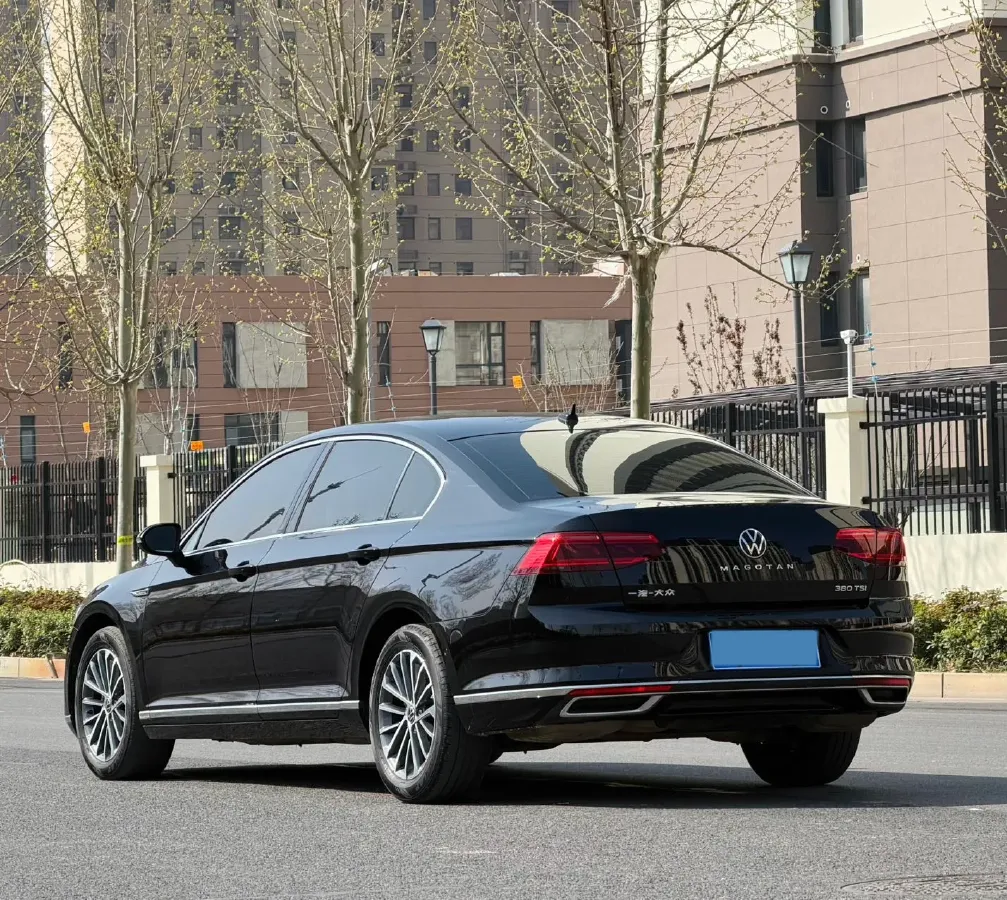 2020 Volkswagen Magotan 2.0T 220HP L4 7DCT,autocango,china used car exporter,china ev exporter,chinese used car exporter,chinese used ev exporter