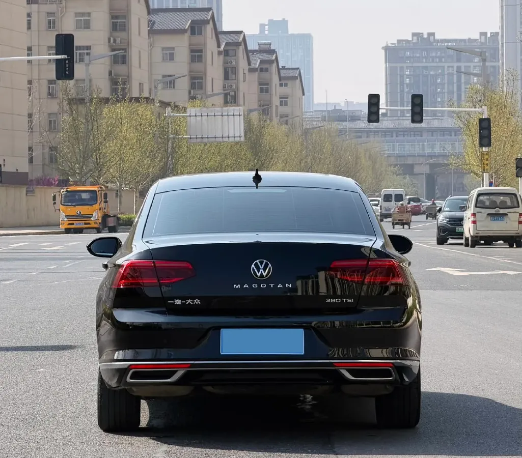 2020 Volkswagen Magotan 2.0T 220HP L4 7DCT,autocango,china used car exporter,china ev exporter,chinese used car exporter,chinese used ev exporter