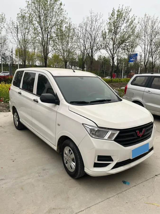 2019 WuLing HongGuang 1.5L 99HP L4 6MT,autocango,china used car exporter,china ev exporter,chinese used car exporter,chinese used ev exporter