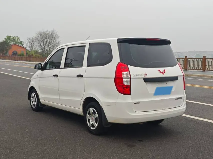 2020 WuLing RongGuang Mini Truck Special 1.5L 99HP L4 5MT,autocango,china used car exporter,china ev exporter,chinese used car exporter,chinese used ev exporter