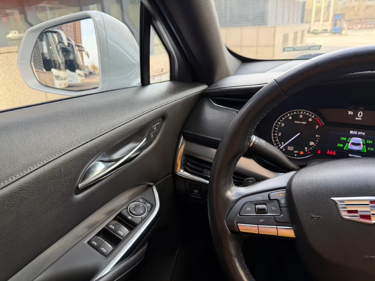 2020 Cadillac XT4 2.0T 241HP L4 9AT,autocango,china used car exporter,china ev exporter,chinese used car exporter,chinese used ev exporter