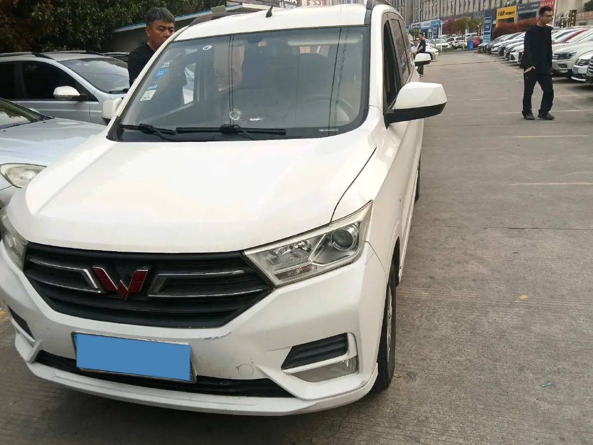 2018 WuLing HongGuang 1.5L 105HP L4 5MT,autocango,china used car exporter,china ev exporter,chinese used car exporter,chinese used ev exporter