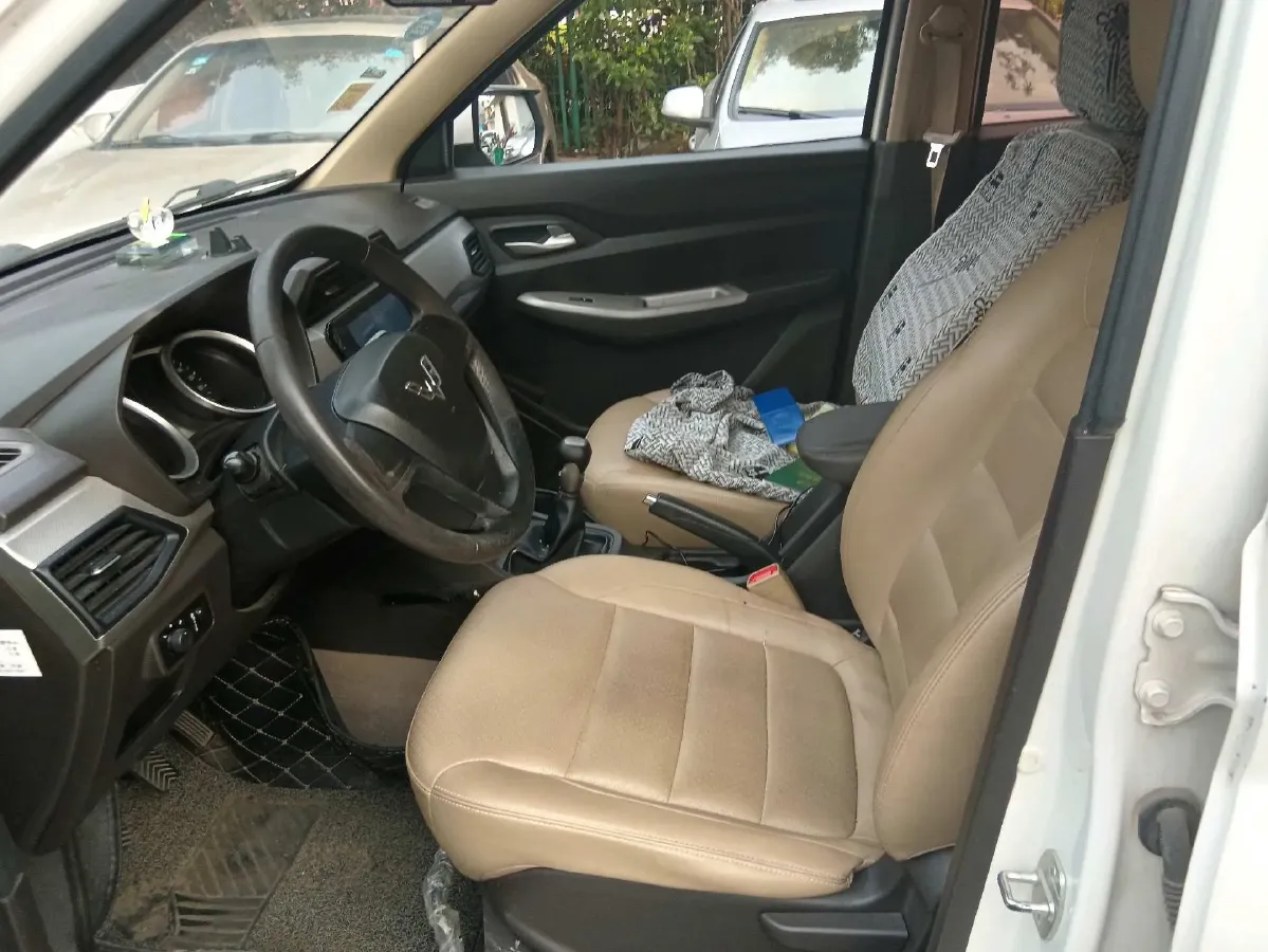 2018 WuLing HongGuang 1.5L 105HP L4 5MT,autocango,china used car exporter,china ev exporter,chinese used car exporter,chinese used ev exporter