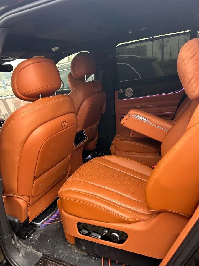 2025 AITO AITO M9 REEV 160HP REEV 52KWH,autocango,china used car exporter,china ev exporter,chinese used car exporter,chinese used ev exporter