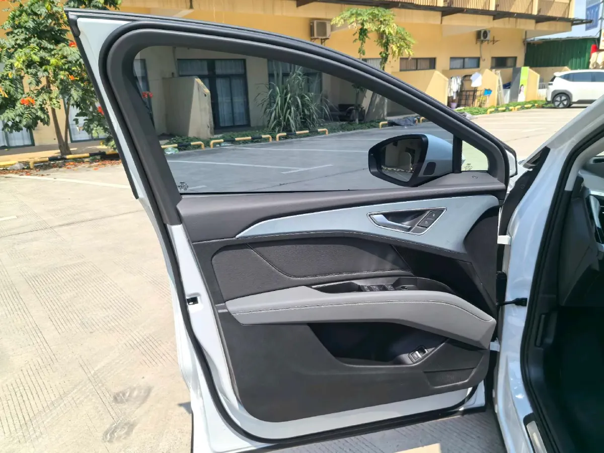 2023 Audi Q5 e-tron BEV 83.4KWH,autocango,china used car exporter,china ev exporter,chinese used car exporter,chinese used ev exporter