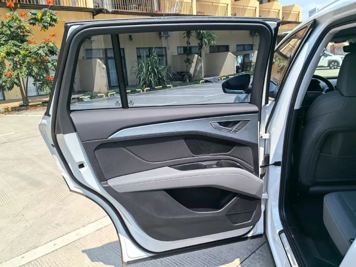 2023 Audi Q5 e-tron BEV 83.4KWH,autocango,china used car exporter,china ev exporter,chinese used car exporter,chinese used ev exporter