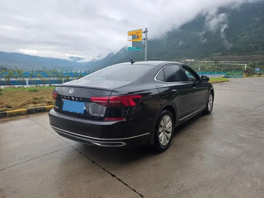 2020 Volkswagen Passat 2.0T 186HP L4 7DCT,autocango,china used car exporter,china ev exporter,chinese used car exporter,chinese used ev exporter