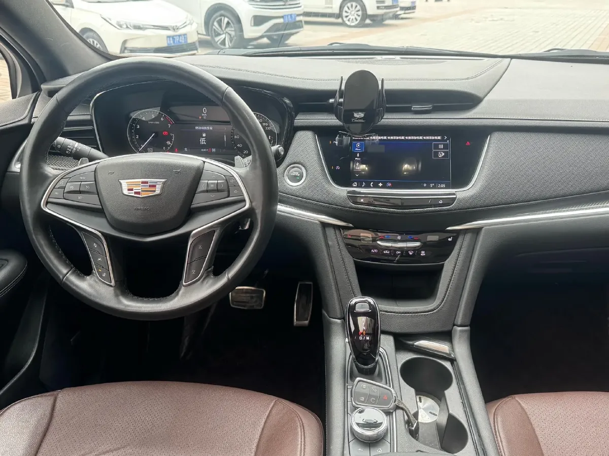 2024 Cadillac XT5 2.0T 237HP L4 9AT,autocango,china used car exporter,china ev exporter,chinese used car exporter,chinese used ev exporter