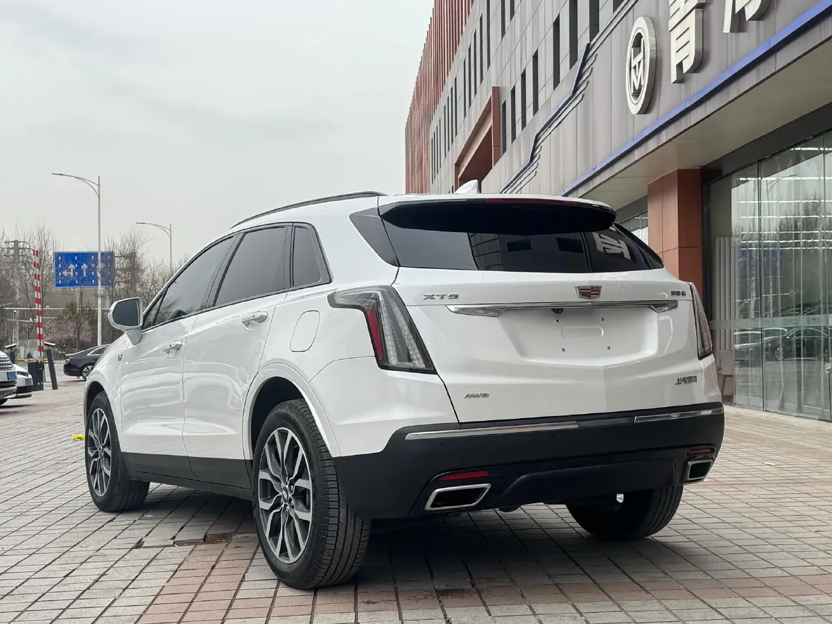 2024 Cadillac XT5 2.0T 237HP L4 9AT,autocango,china used car exporter,china ev exporter,chinese used car exporter,chinese used ev exporter