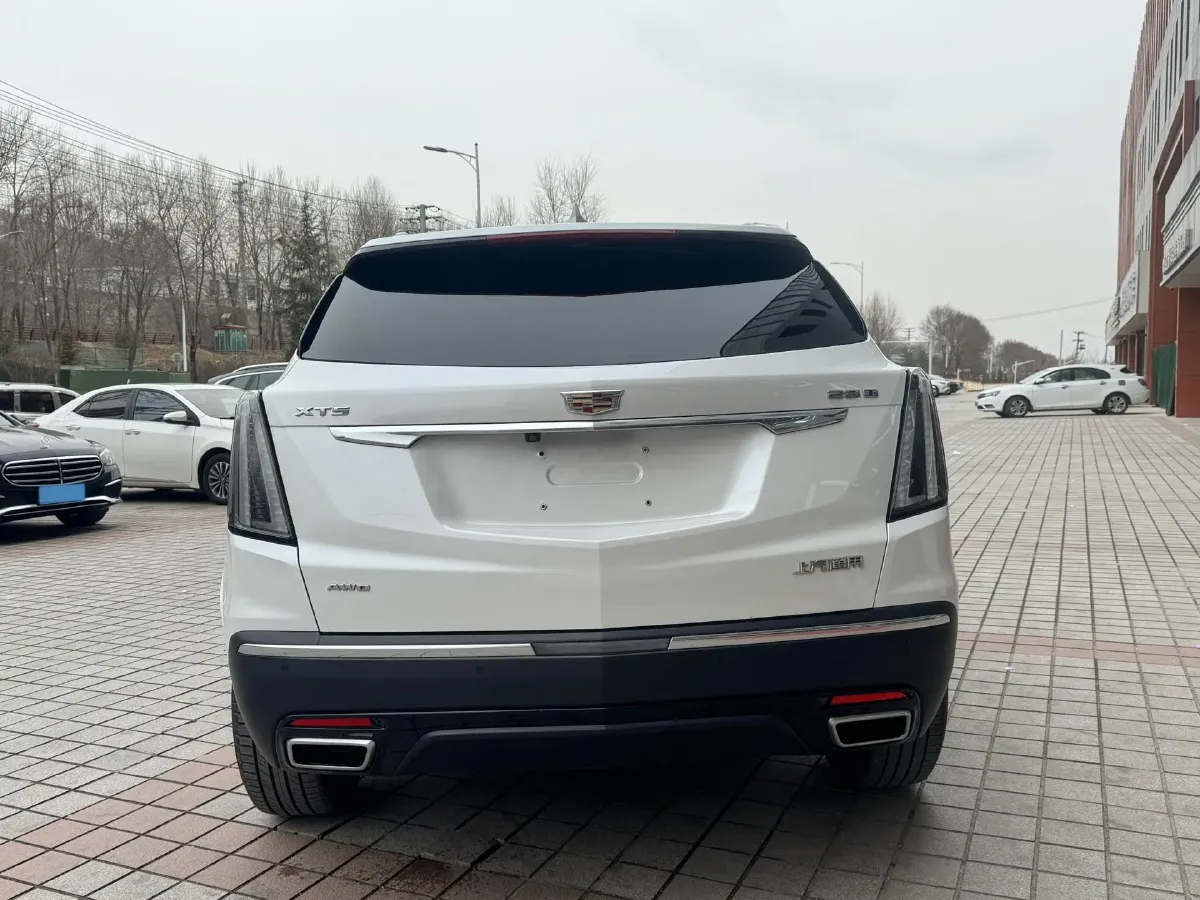 2024 Cadillac XT5 2.0T 237HP L4 9AT,autocango,china used car exporter,china ev exporter,chinese used car exporter,chinese used ev exporter