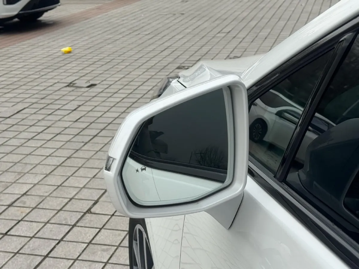 2024 Cadillac XT5 2.0T 237HP L4 9AT,autocango,china used car exporter,china ev exporter,chinese used car exporter,chinese used ev exporter