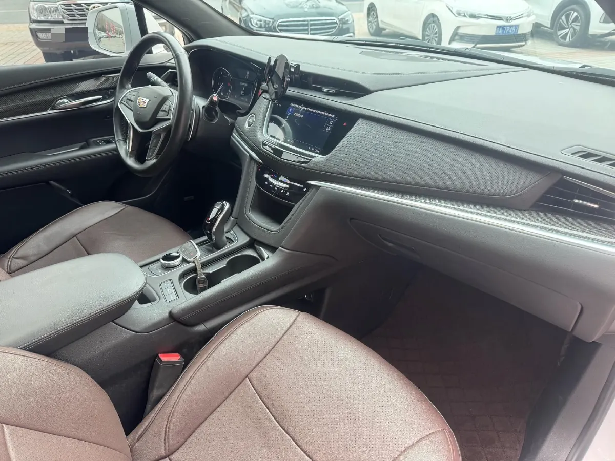 2024 Cadillac XT5 2.0T 237HP L4 9AT,autocango,china used car exporter,china ev exporter,chinese used car exporter,chinese used ev exporter