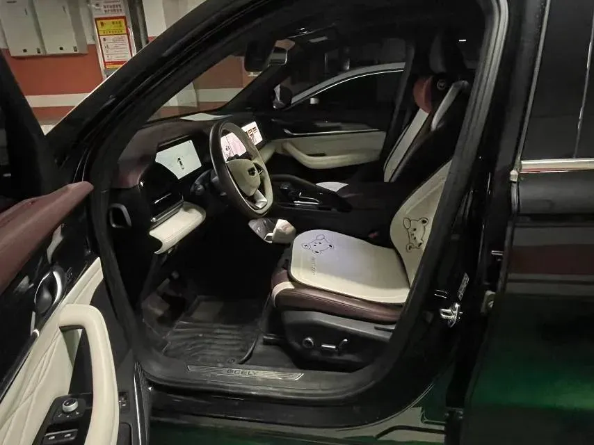 2021 Geely Monjaro 2.0T 238HP L4 8AT,autocango,china used car exporter,china ev exporter,chinese used car exporter,chinese used ev exporter