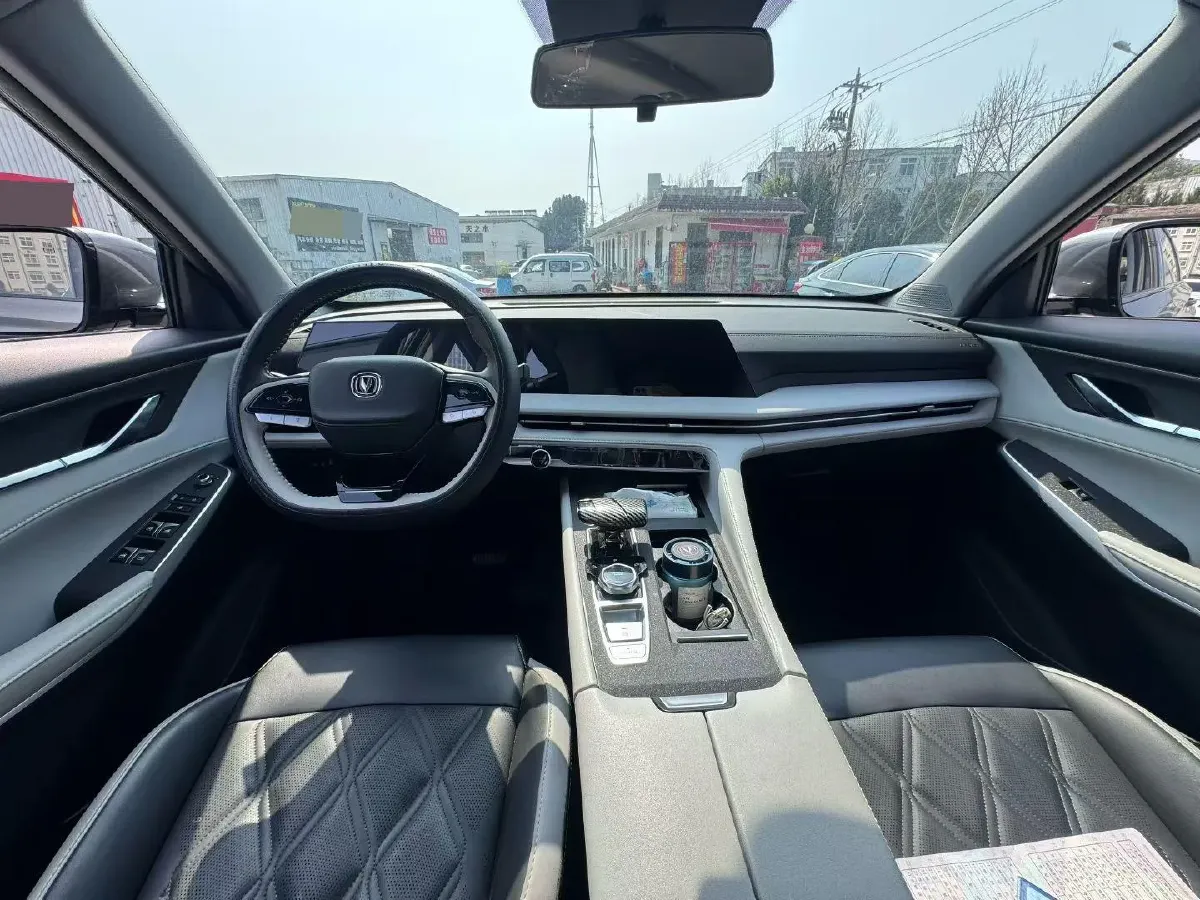 2023 ChangAn CS75 Plus 1.5T 188HP L4 8AT,autocango,china used car exporter,china ev exporter,chinese used car exporter,chinese used ev exporter