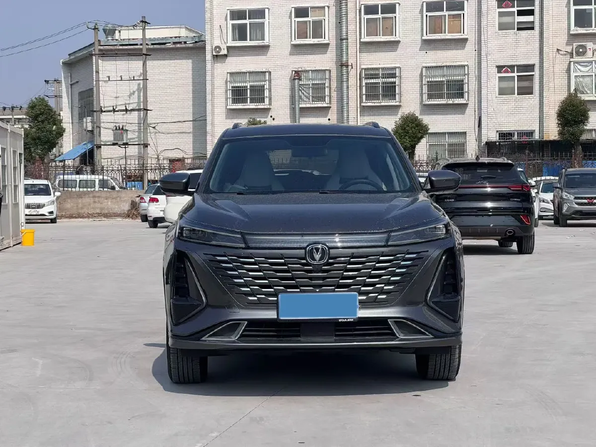 2023 ChangAn CS75 Plus 1.5T 188HP L4 8AT,autocango,china used car exporter,china ev exporter,chinese used car exporter,chinese used ev exporter