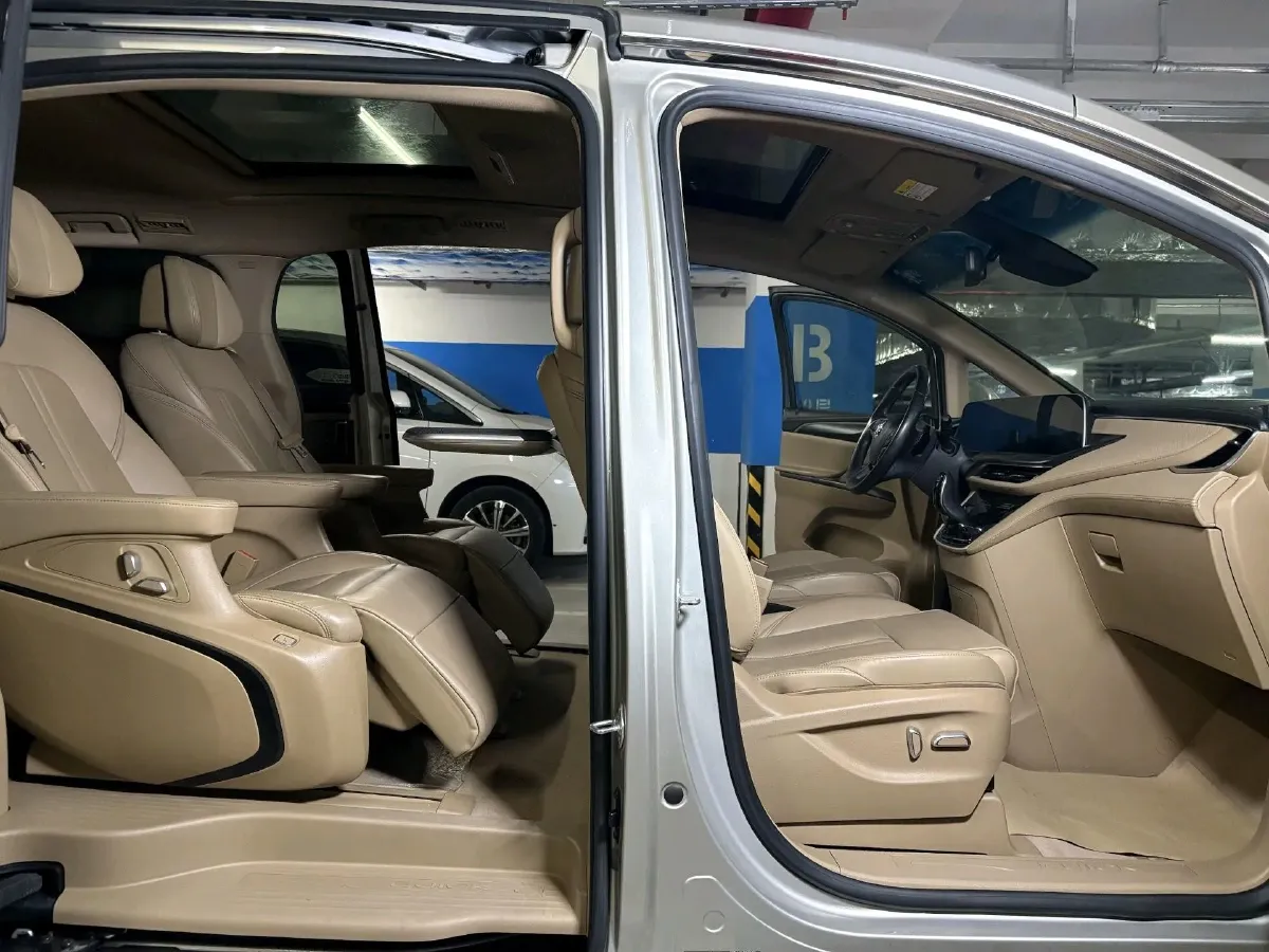 2020 Buick GL8 2.0T 237HP L4 9AT,autocango,china used car exporter,china ev exporter,chinese used car exporter,chinese used ev exporter