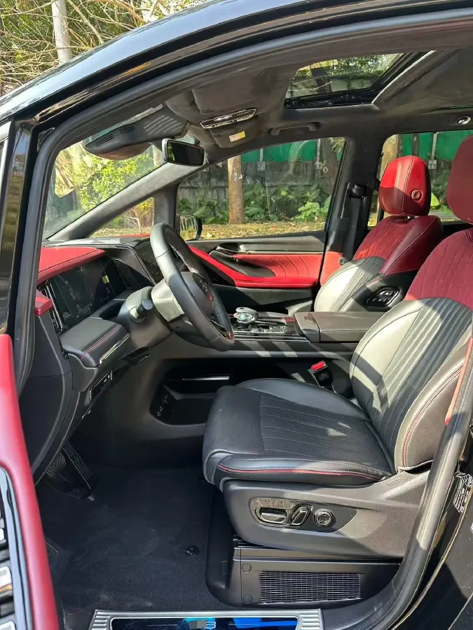 2023 GAC Trumpchi M8 2.0T 190HP L4 E-CVT Hybrid,autocango,china used car exporter,china ev exporter,chinese used car exporter,chinese used ev exporter