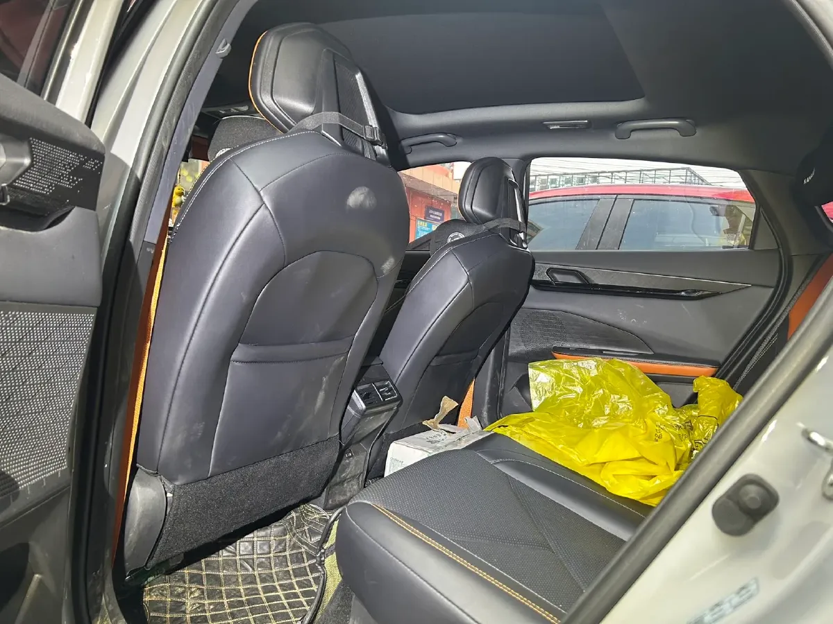 2022 ChangAn UNI-V 1.5T 188HP L4 7DCT,autocango,china used car exporter,china ev exporter,chinese used car exporter,chinese used ev exporter