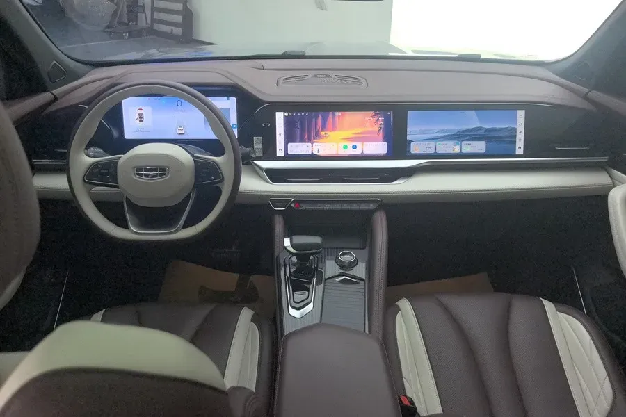 2021 Geely Monjaro 2.0T 218HP L4 7DCT,autocango,china used car exporter,china ev exporter,chinese used car exporter,chinese used ev exporter