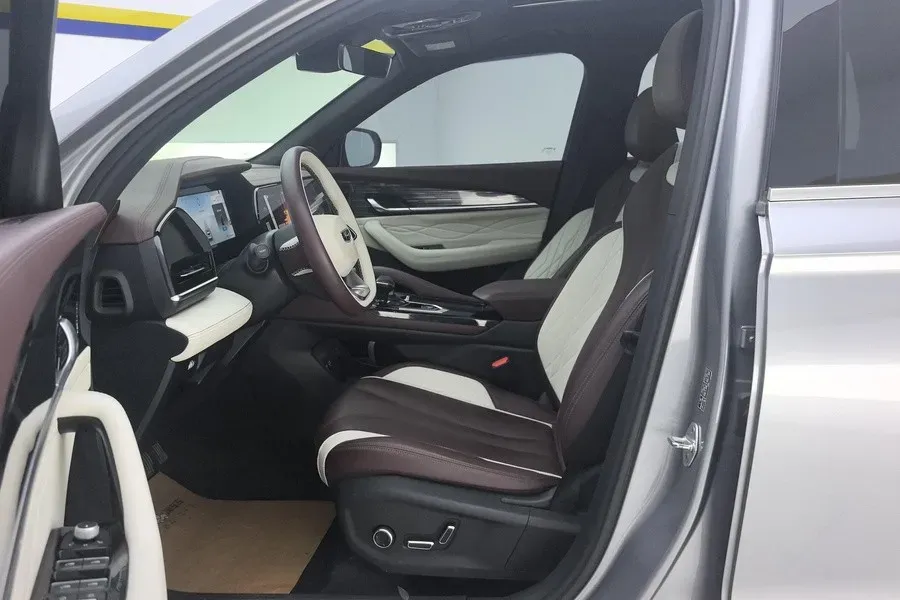 2021 Geely Monjaro 2.0T 218HP L4 7DCT,autocango,china used car exporter,china ev exporter,chinese used car exporter,chinese used ev exporter