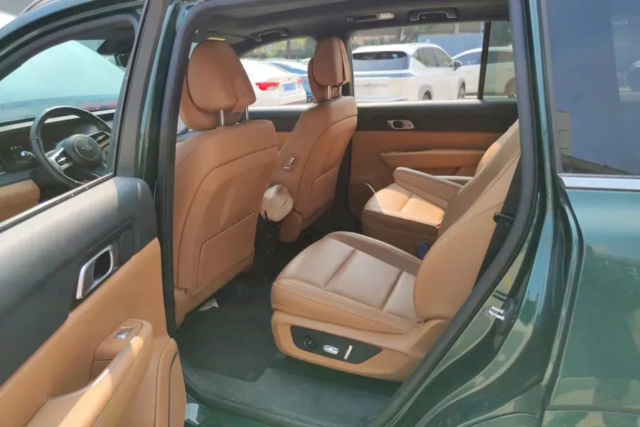 2021 Li ONE Range Extended 131HP REEV 40.5KWH,autocango,china used car exporter,china ev exporter,chinese used car exporter,chinese used ev exporter