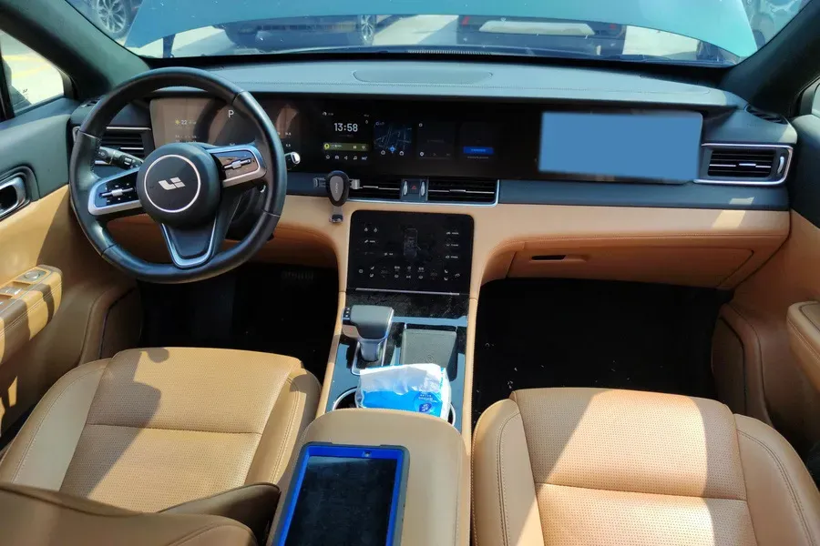 2021 Li ONE Range Extended 131HP REEV 40.5KWH,autocango,china used car exporter,china ev exporter,chinese used car exporter,chinese used ev exporter