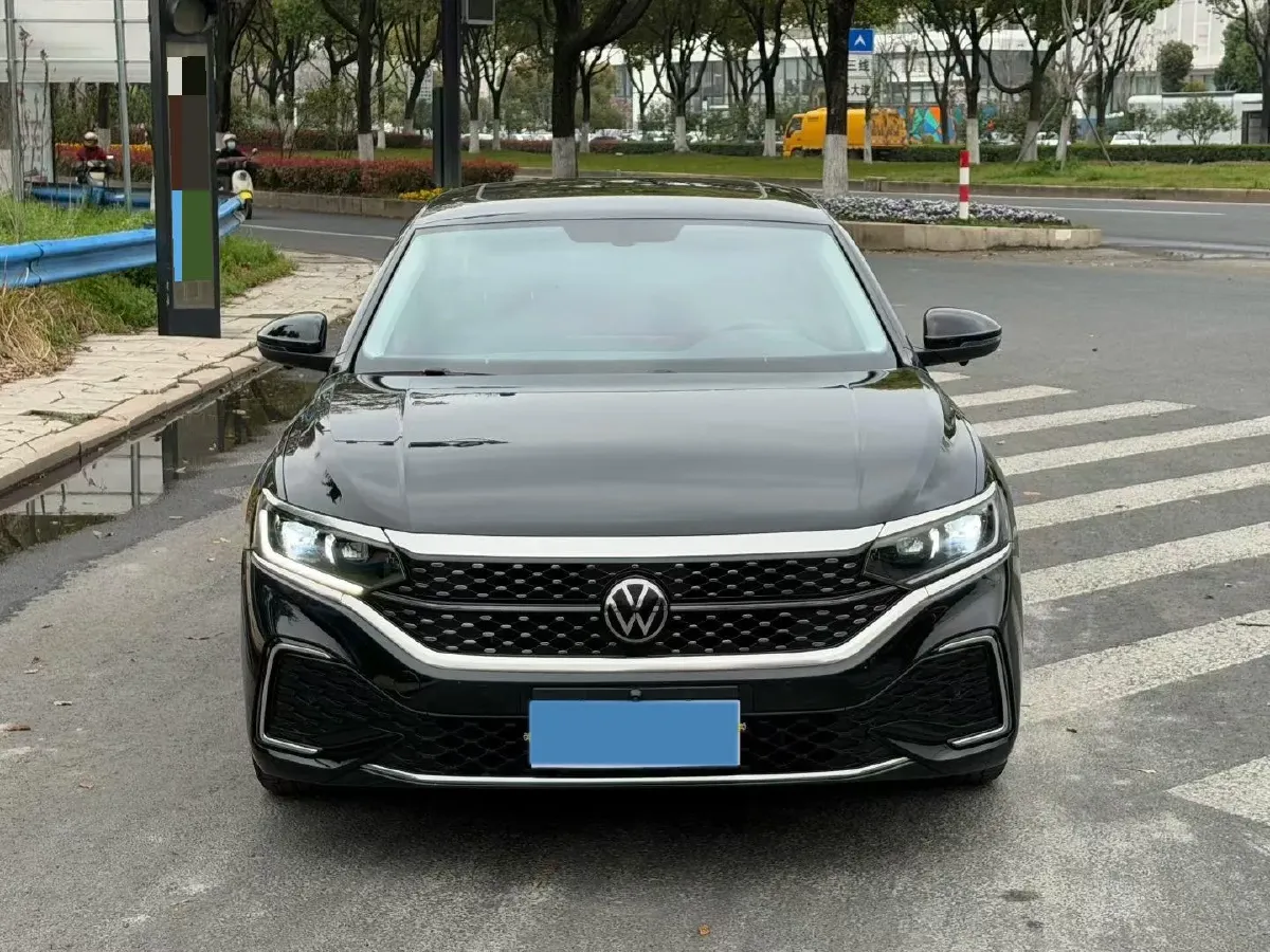 2024 Volkswagen Passat 2.0T 186HP L4 7DCT,autocango,china used car exporter,china ev exporter,chinese used car exporter,chinese used ev exporter