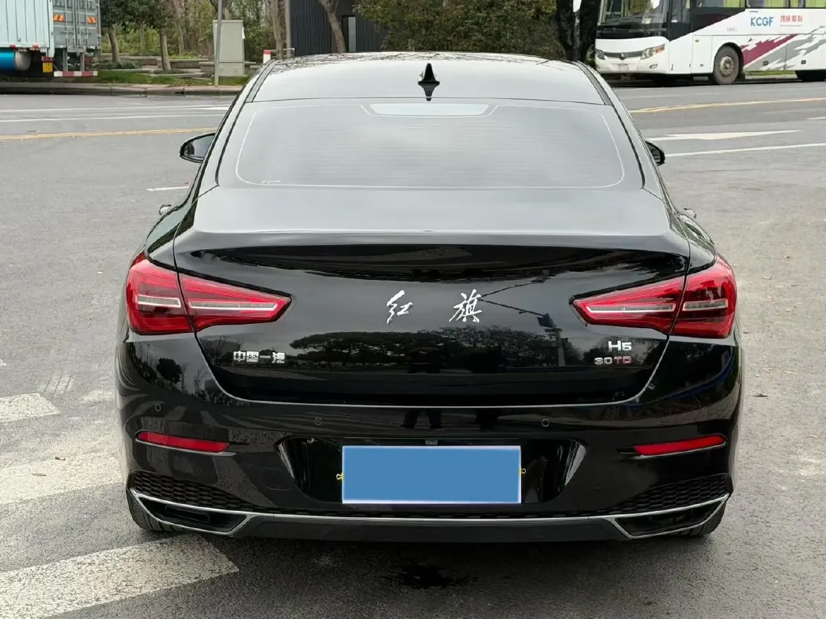 2022 HongQi H5 1.5T 169HP L4 7DCT,autocango,china used car exporter,china ev exporter,chinese used car exporter,chinese used ev exporter