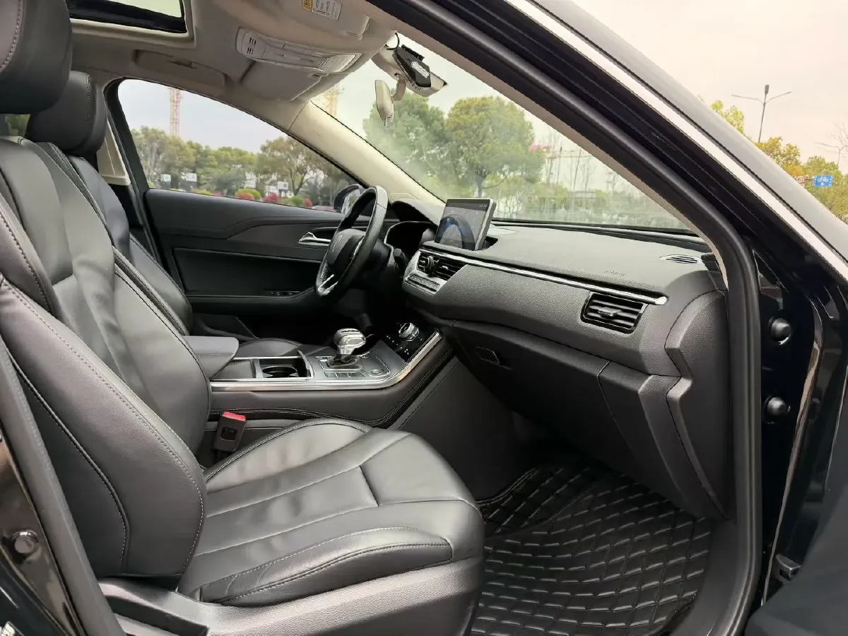 2022 HongQi H5 1.5T 169HP L4 7DCT,autocango,china used car exporter,china ev exporter,chinese used car exporter,chinese used ev exporter