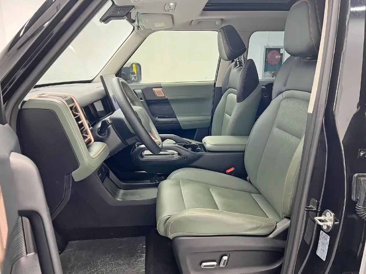 2024 JMC DaDao 2.3T 245HP L4 8AT,autocango,china used car exporter,china ev exporter,chinese used car exporter,chinese used ev exporter