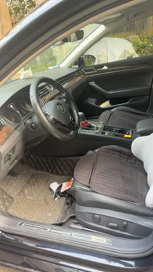 2018 Volkswagen Magotan 2.0T 220HP L4 7DCT,autocango,china used car exporter,china ev exporter,chinese used car exporter,chinese used ev exporter