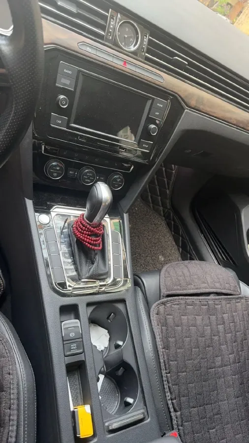 2018 Volkswagen Magotan 2.0T 220HP L4 7DCT,autocango,china used car exporter,china ev exporter,chinese used car exporter,chinese used ev exporter