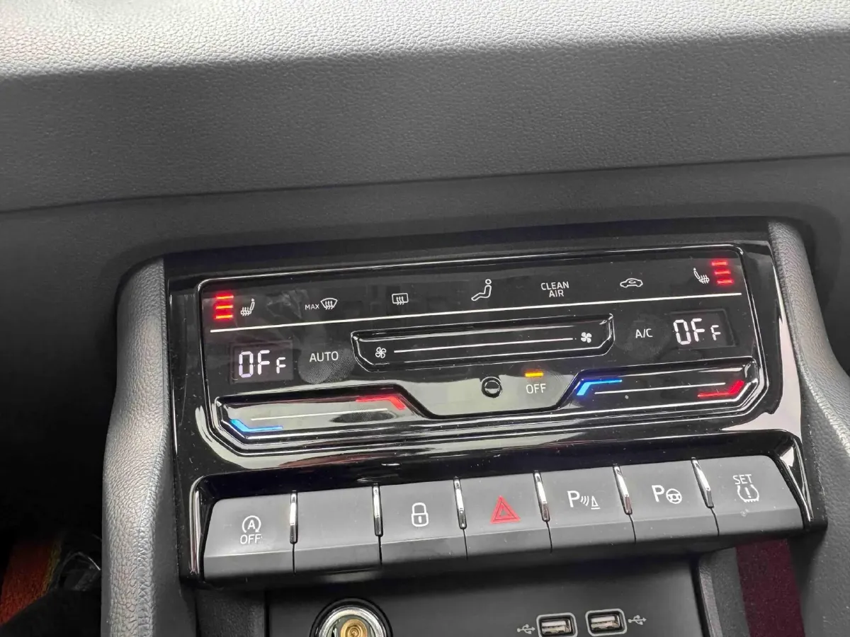 2024 Skoda Karoq 1.4T 150HP L4 7DCT,autocango,china used car exporter,china ev exporter,chinese used car exporter,chinese used ev exporter