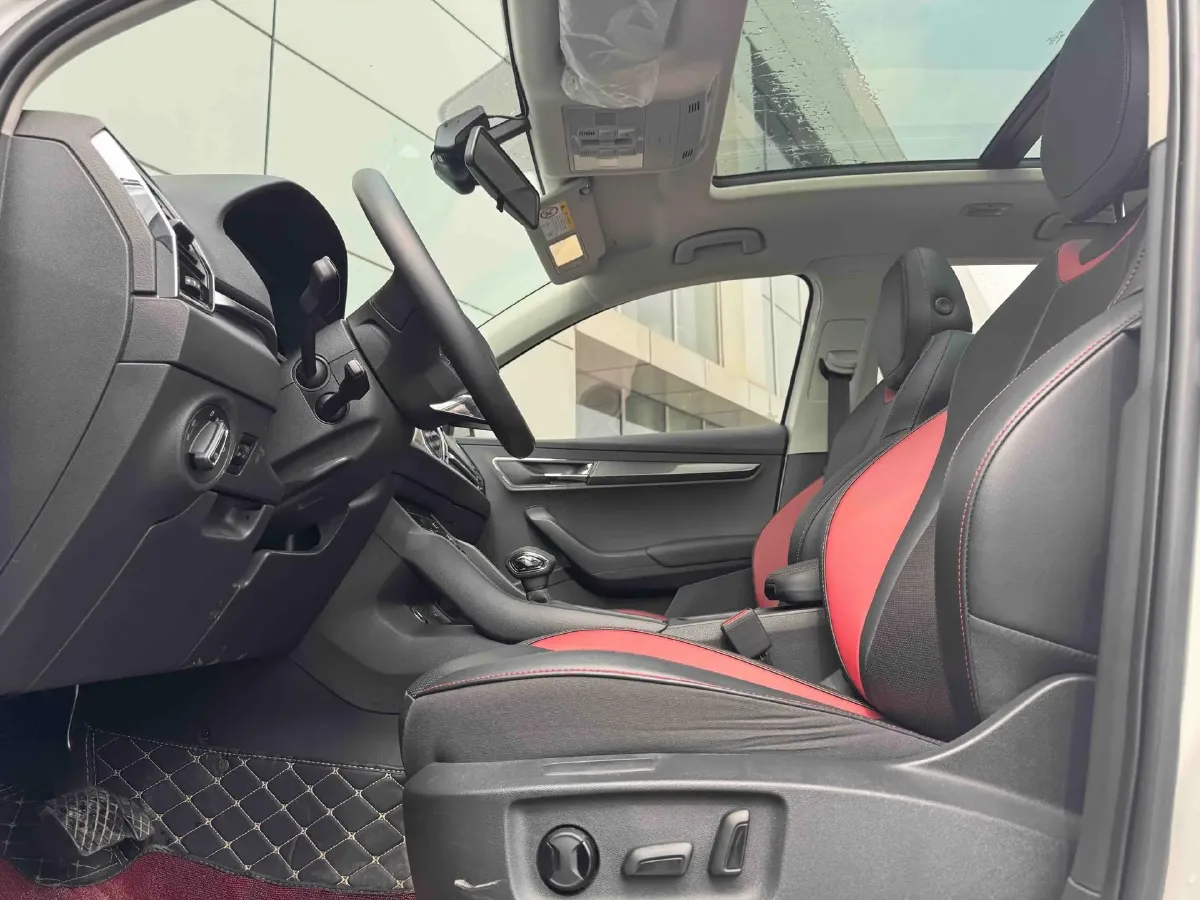 2024 Skoda Karoq 1.4T 150HP L4 7DCT,autocango,china used car exporter,china ev exporter,chinese used car exporter,chinese used ev exporter