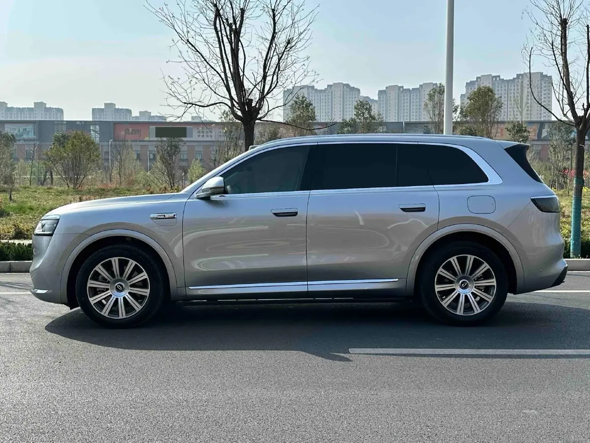 2025 AITO AITO M8 REEV 160HP REEV 53.4KWH,autocango,china used car exporter,china ev exporter,chinese used car exporter,chinese used ev exporter