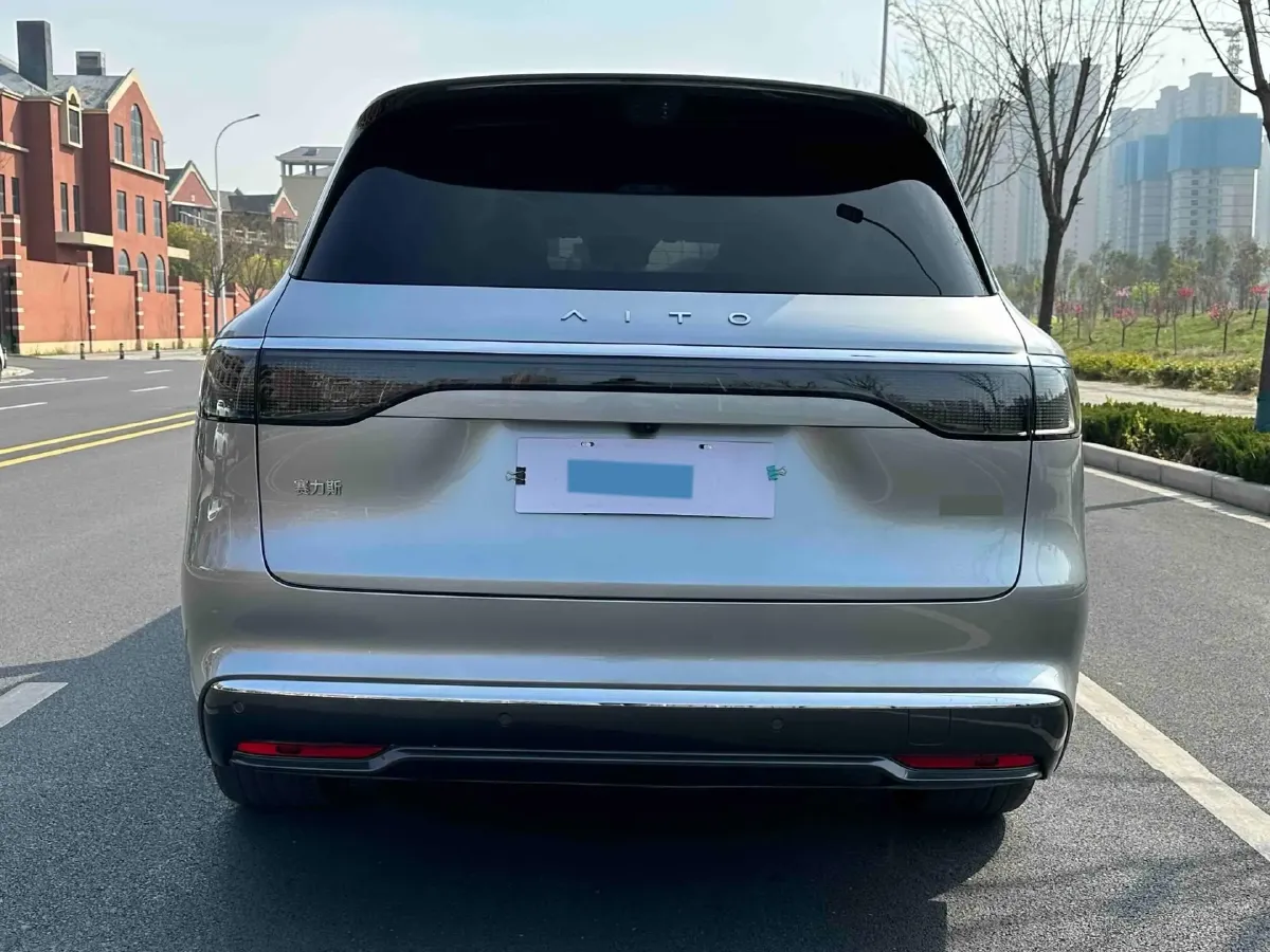 2025 AITO AITO M8 REEV 160HP REEV 53.4KWH,autocango,china used car exporter,china ev exporter,chinese used car exporter,chinese used ev exporter