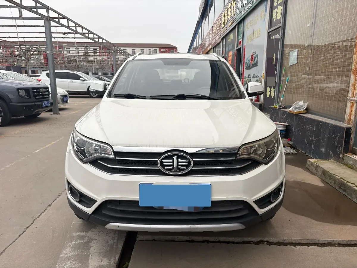 2017 FAW Senia R7 1.6L 116HP L4 5MT,autocango,china used car exporter,china ev exporter,chinese used car exporter,chinese used ev exporter