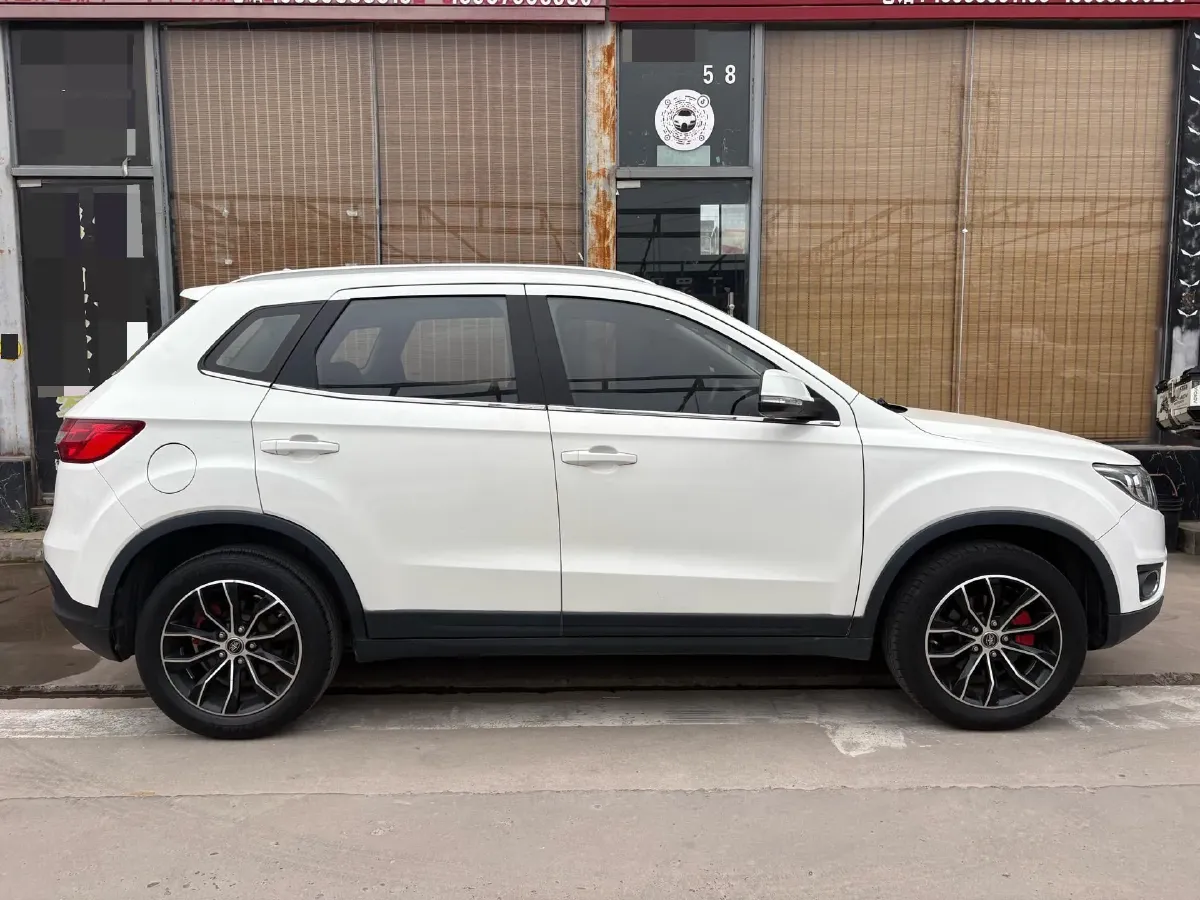 2017 FAW Senia R7 1.6L 116HP L4 5MT,autocango,china used car exporter,china ev exporter,chinese used car exporter,chinese used ev exporter