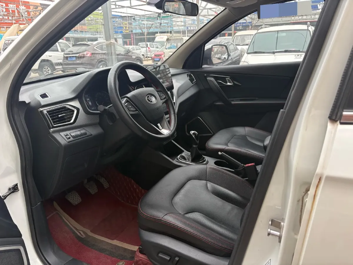 2017 FAW Senia R7 1.6L 116HP L4 5MT,autocango,china used car exporter,china ev exporter,chinese used car exporter,chinese used ev exporter