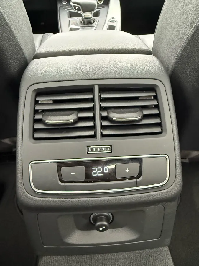 2021 Audi A5 2.0T 204HP L4 7DCT,autocango,china used car exporter,china ev exporter,chinese used car exporter,chinese used ev exporter