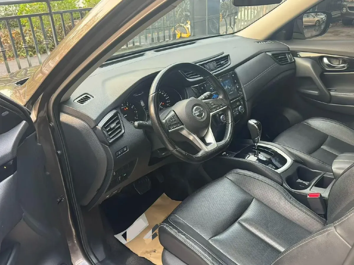 2021 Nissan X-Trail 2.0L 151HP L4 CVT,autocango,china used car exporter,china ev exporter,chinese used car exporter,chinese used ev exporter
