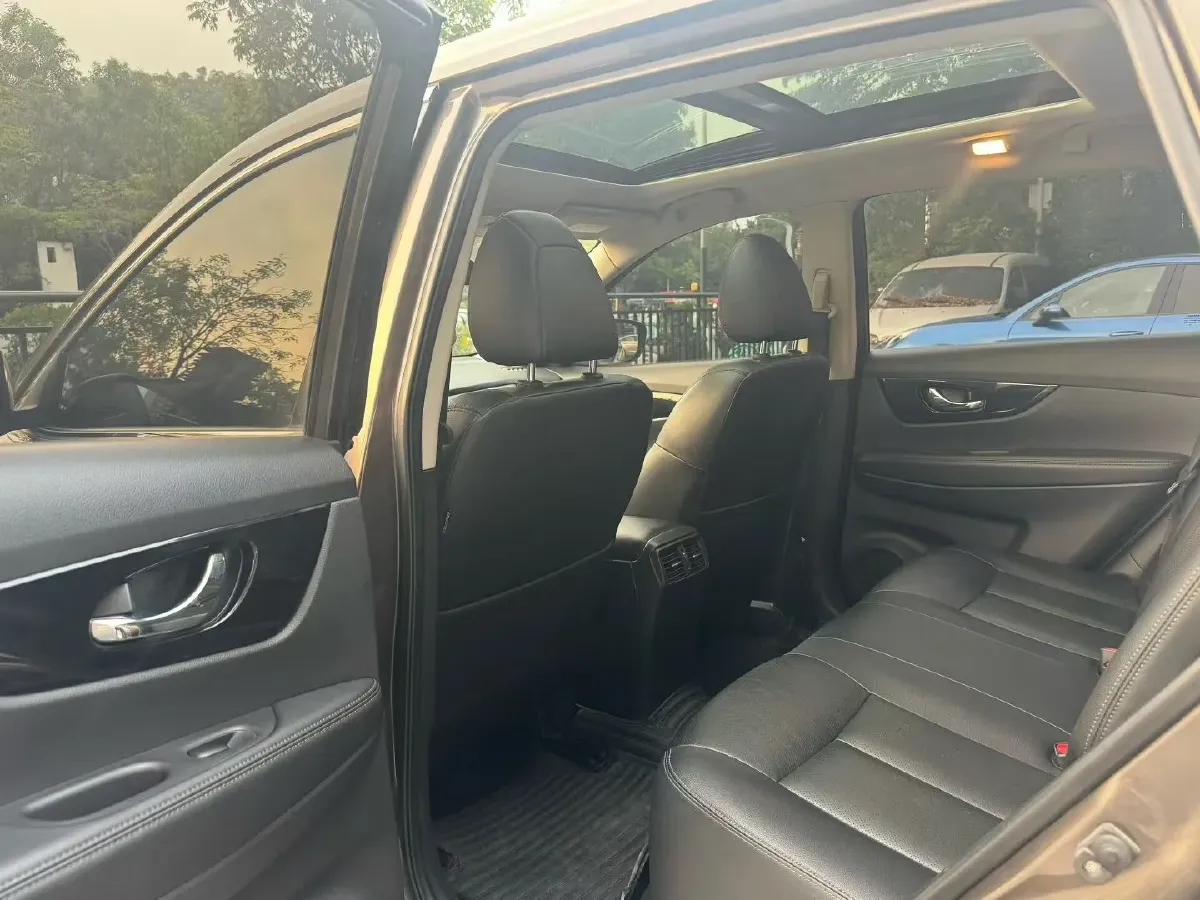 2021 Nissan X-Trail 2.0L 151HP L4 CVT,autocango,china used car exporter,china ev exporter,chinese used car exporter,chinese used ev exporter